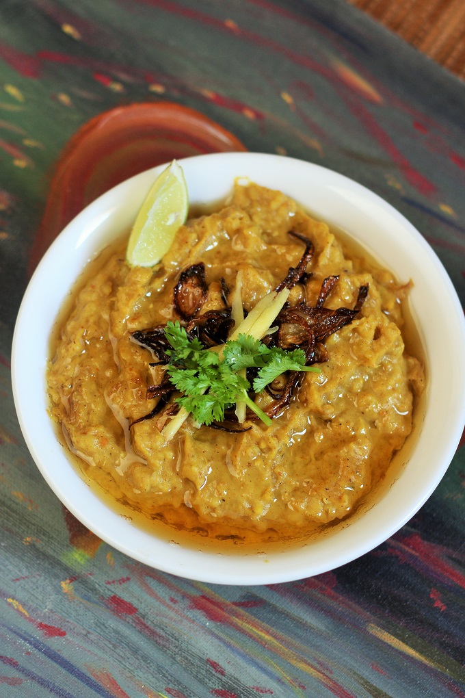 Hyderabadi Mutton Haleem Recipe - How to make mutton haleem recipe. A very tasty and delicious haleem recipe made with lamb, wheat, pulses and spices.