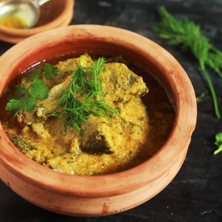 Bengali Fish Curry recipe or otherwise known as Macher Jhol recipe is an amazingly delicious fish curry made in a onion based gravy.