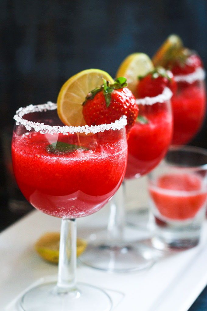 Non Alcoholic Strawberry Punch recipe - A delicious non - alcoholic drink full of fresh strawberries and with a touch of lemon is just perfect for any type of party.