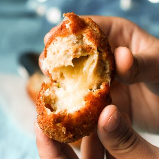 Chicken Cheese Balls Recipe, Cheesy Chicken Balls is nothing but a kind of chicken meatball filled with cheese. We first prepare the chicken mixture and then stuff it with a cheese. Before wrapping it with the chicken filling. Then fried to perfection.