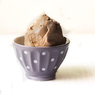 Nutella Ice Cream Recipe, No Bake No Churn Nutella Cheesecake Ice Cream. Doesn't the title itself sound delicious and amazing? I bet it does.