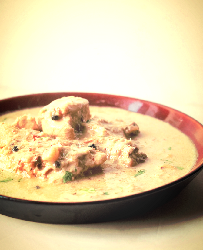 White Chicken Korma recipe or the safed murgh kurma is a delicious curry which is pretty much white in color.
