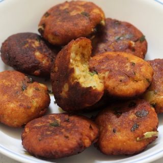 Aloo Paneer Tikki Recipe is made with potato and Indian cottage cheese. Simple yet dangerously delicious.