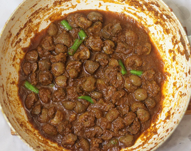 Lamb Kidney Masala Fry recipe is a simple and tasty kidney dish. It is not really difficult to make yet tastes amazing. Made with the lamb kidneys or gurdey, this is a super fast and tasty preparation