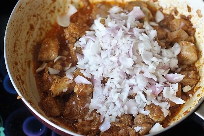 second batch of onion added to mutton do pyaja